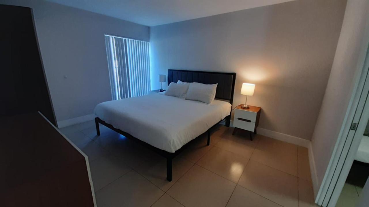 Designer River View Apartments فورت لودرديل المظهر الخارجي الصورة