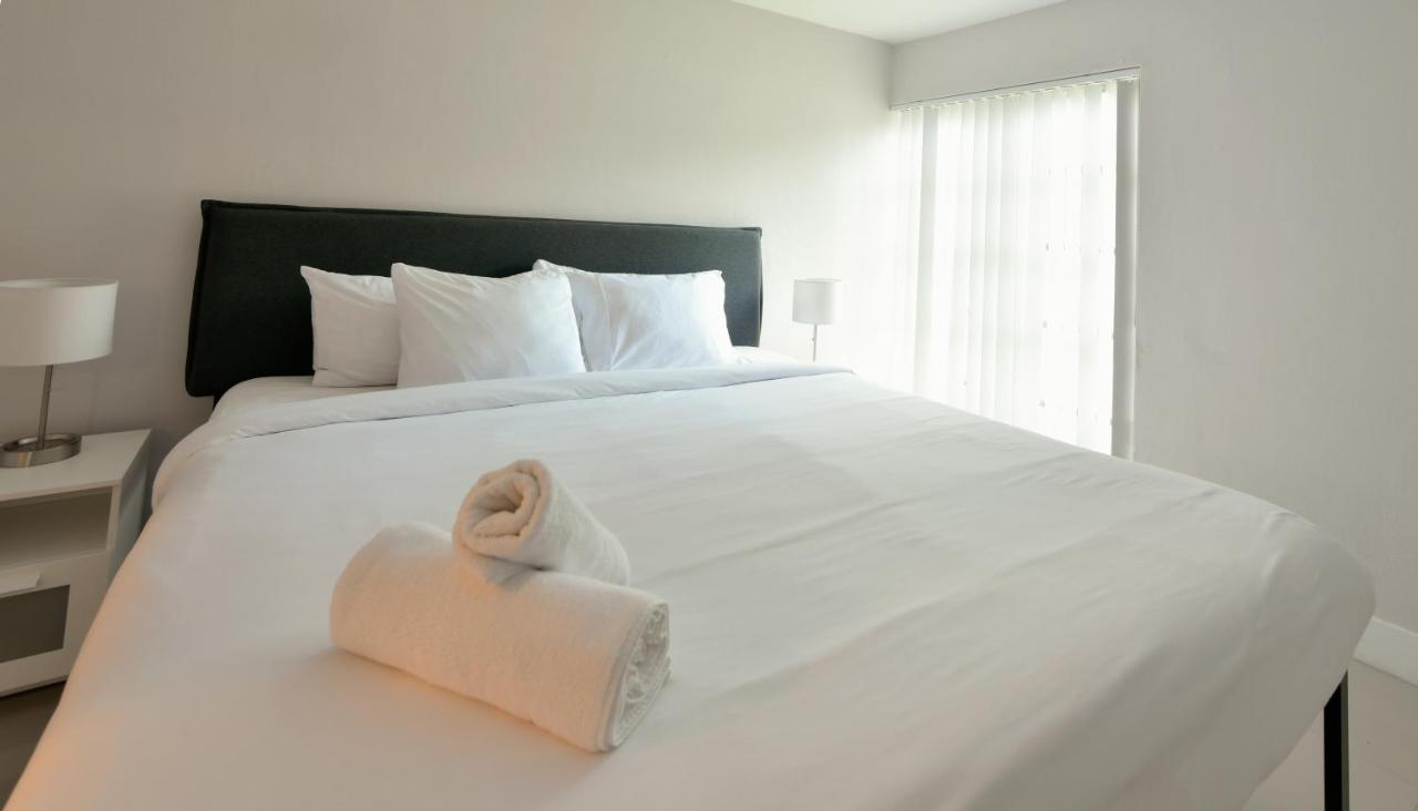 Designer River View Apartments فورت لودرديل المظهر الخارجي الصورة