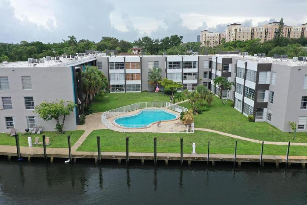 Designer River View Apartments فورت لودرديل المظهر الخارجي الصورة